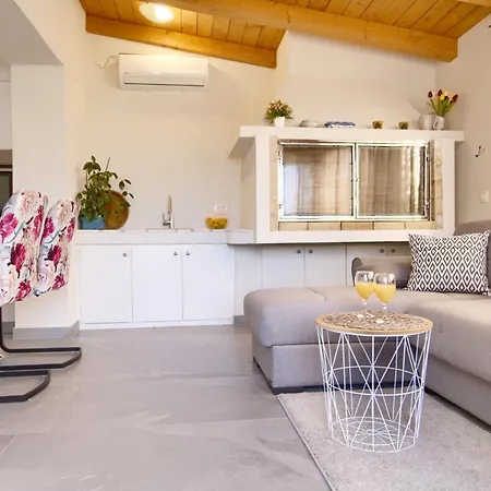 Apartment Sunny Garden House Julija - 2 Min To