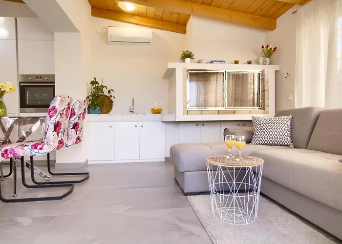 Appartement Sunny Garden House Julija - 2 Min To