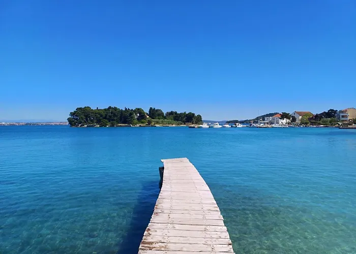 Lejlighed Sunny Garden House Julija - 2 Min To